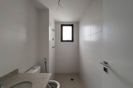 Apartamento à venda com 280m², 4 quartos e 3 vagas Apartamento à venda com 280m², 4 quartos e 3 vagasBanheiro do quarto 3