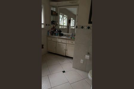 Casa de condomínio à venda com 353m², 3 quartos e 1 vaga Casa de condomínio à venda com 353m², 3 quartos e 1 vagaBanheiro