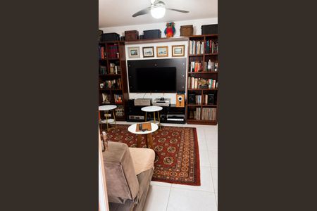 Casa de condomínio à venda com 353m², 3 quartos e 1 vaga Casa de condomínio à venda com 353m², 3 quartos e 1 vagaSala