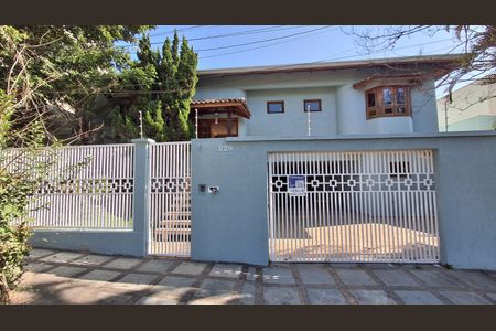 Fachada  de casa à venda com 3 quartos, 450m² em Jardim Sao Caetano, São Caetano do Sul