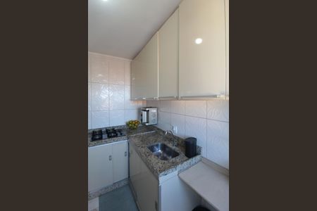 Cozinha de apartamento à venda com 2 quartos, 46m² em Vila Cloris, Belo Horizonte