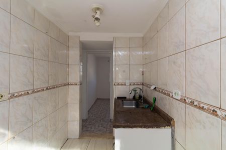 Cozinha de apartamento para alugar com 2 quartos, 42m² em Guaianases, São Paulo