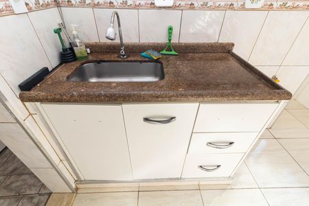 Cozinha de apartamento para alugar com 2 quartos, 42m² em Guaianases, São Paulo