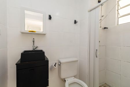 Banheiro de apartamento para alugar com 2 quartos, 42m² em Guaianases, São Paulo