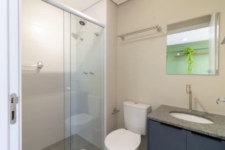 Banheiro de kitnet/studio para alugar com 1 quarto, 26m² em Vila Sonia, São Paulo