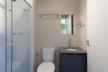 Banheiro de kitnet/studio para alugar com 1 quarto, 26m² em Vila Sonia, São Paulo