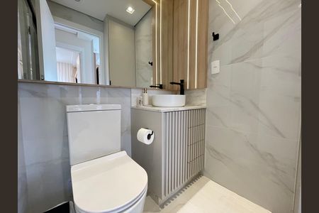 Banheiro de apartamento para alugar com 2 quartos, 22m² em Butantã, São Paulo