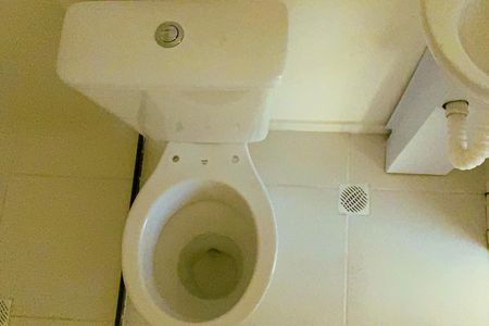 Banheiro de kitnet/studio para alugar com 1 quarto, 18m² em Vila Andrade, São Paulo