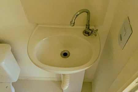 Banheiro de kitnet/studio para alugar com 1 quarto, 18m² em Vila Andrade, São Paulo