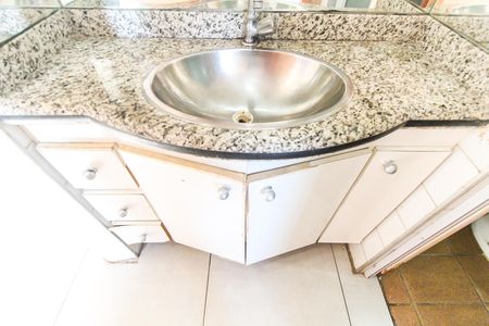 Apartamento para alugar com 53m², 2 quartos e 1 vaga Apartamento para alugar com 53m², 2 quartos e 1 vagaBanheiro