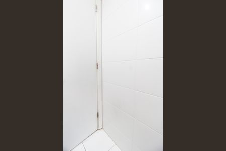 Banheiro de apartamento à venda com 2 quartos, 51m² em Centro, Barueri