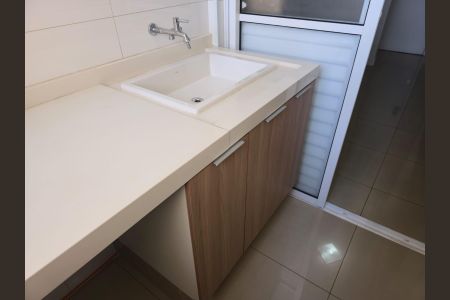 Apartamento à venda com 77m², 3 quartos e 2 vagas Apartamento à venda com 77m², 3 quartos e 2 vagasÁrea de Serviço