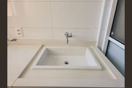 Apartamento à venda com 77m², 3 quartos e 2 vagas Apartamento à venda com 77m², 3 quartos e 2 vagasÁrea de Serviço