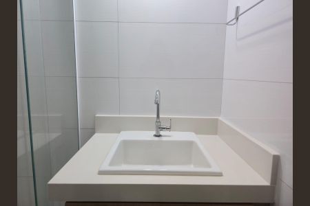 Apartamento à venda com 77m², 3 quartos e 2 vagas Apartamento à venda com 77m², 3 quartos e 2 vagasBanheiro Social