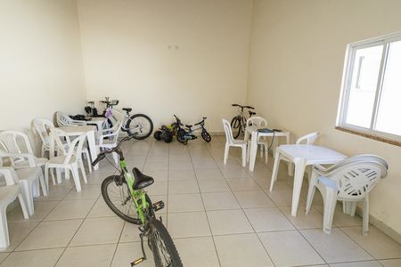 Casa de condomínio à venda com 70m², 2 quartos e 1 vaga Casa de condomínio à venda com 70m², 2 quartos e 1 vagaÁrea comum - Salão de festas