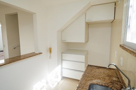 Casa de condomínio à venda com 70m², 2 quartos e 1 vaga Casa de condomínio à venda com 70m², 2 quartos e 1 vagaCozinha