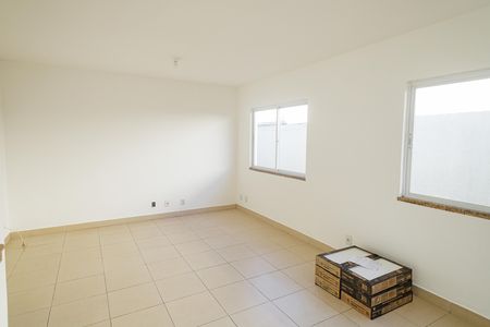 Casa de condomínio à venda com 70m², 2 quartos e 1 vaga Casa de condomínio à venda com 70m², 2 quartos e 1 vagaSala