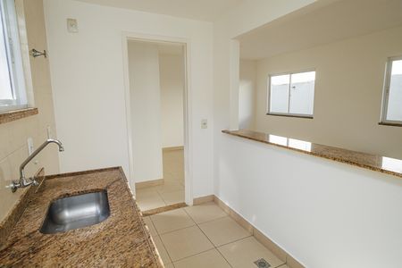Casa de condomínio à venda com 70m², 2 quartos e 1 vaga Casa de condomínio à venda com 70m², 2 quartos e 1 vagaCozinha