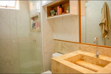 Apartamento à venda com 64m², 2 quartos e 1 vaga Apartamento à venda com 64m², 2 quartos e 1 vagaBanheiro