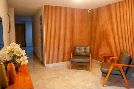 Apartamento à venda com 64m², 2 quartos e 1 vaga Apartamento à venda com 64m², 2 quartos e 1 vagaHall social