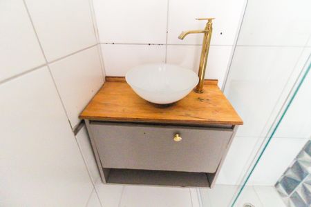 Banheiro de apartamento para alugar com 2 quartos, 74m² em Vila Sinha, São Paulo