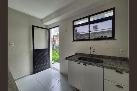 Casa de condomínio à venda com 65m², 2 quartos e 1 vaga
