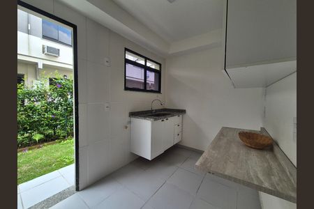 Casa de Condomínio à venda com 2 quartos, 65m² em Vargem Grande, Rio de Janeiro