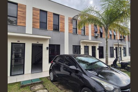 Casa de condomínio à venda com 65m², 2 quartos e 1 vaga