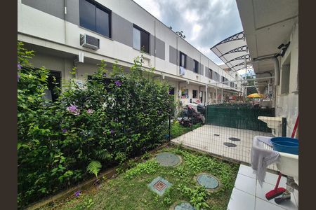 Casa de condomínio à venda com 65m², 2 quartos e 1 vaga