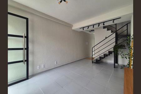 Casa de condomínio à venda com 65m², 2 quartos e 1 vaga