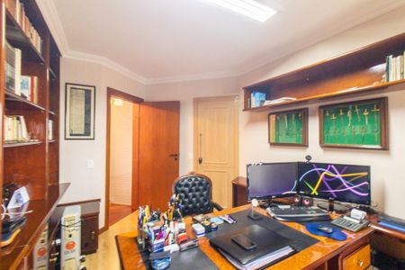 Apartamento à venda com 422m², 4 quartos e 4 vagas Apartamento à venda com 422m², 4 quartos e 4 vagasEscritório