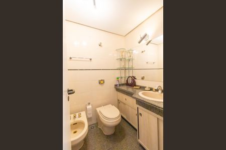 Apartamento à venda com 422m², 4 quartos e 4 vagas Apartamento à venda com 422m², 4 quartos e 4 vagasBanheiro Social