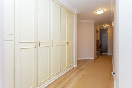 Apartamento à venda com 422m², 4 quartos e 4 vagas Apartamento à venda com 422m², 4 quartos e 4 vagasCorredor