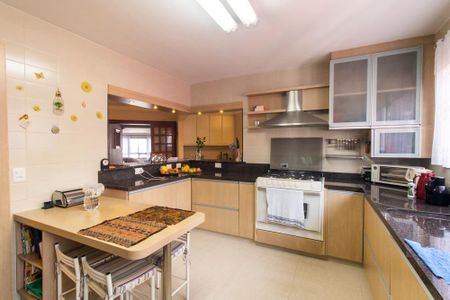 Apartamento à venda com 422m², 4 quartos e 4 vagas Apartamento à venda com 422m², 4 quartos e 4 vagasCozinha