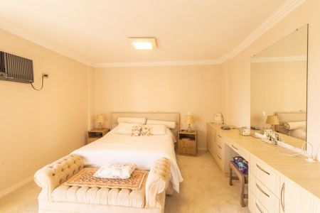 Apartamento à venda com 422m², 4 quartos e 4 vagas Apartamento à venda com 422m², 4 quartos e 4 vagasQuarto 4 Suite 2