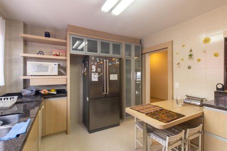 Apartamento à venda com 422m², 4 quartos e 4 vagas Apartamento à venda com 422m², 4 quartos e 4 vagasCozinha