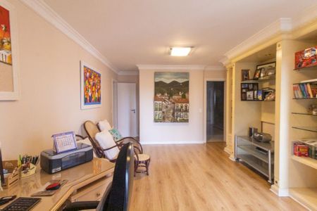 Apartamento à venda com 422m², 4 quartos e 4 vagas Apartamento à venda com 422m², 4 quartos e 4 vagasQuarto 5