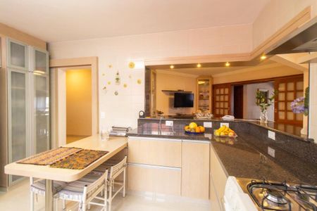 Apartamento à venda com 422m², 4 quartos e 4 vagas Apartamento à venda com 422m², 4 quartos e 4 vagasCozinha