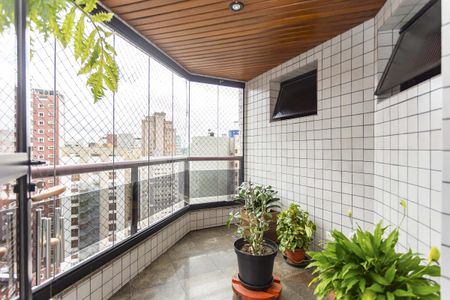 Apartamento à venda com 422m², 4 quartos e 4 vagas Apartamento à venda com 422m², 4 quartos e 4 vagasVaranda