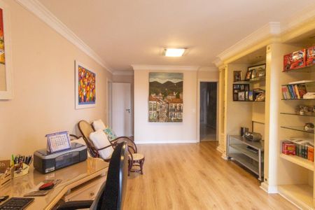 Apartamento à venda com 422m², 4 quartos e 4 vagas Apartamento à venda com 422m², 4 quartos e 4 vagasQuarto 5