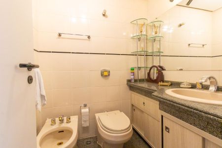 Apartamento à venda com 422m², 4 quartos e 4 vagas Apartamento à venda com 422m², 4 quartos e 4 vagasBanheiro Social