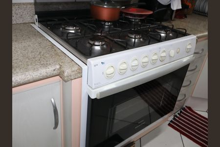 Cozinha de casa para alugar com 1 quarto, 55m² em Vila California, São Paulo