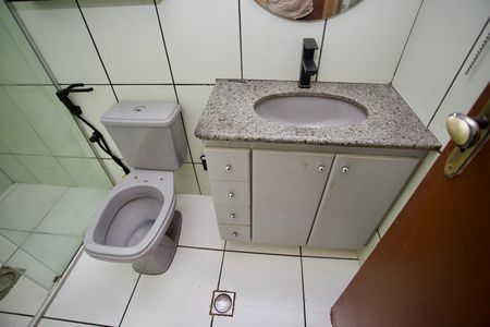 Casa de condomínio para alugar com 173m², 3 quartos e 2 vagasBanheiro da Suíte
