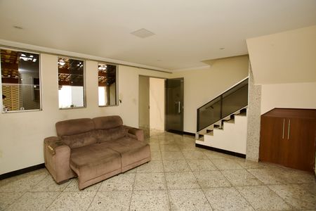 Casa de condomínio para alugar com 173m², 3 quartos e 2 vagasSala