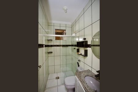 Casa de condomínio para alugar com 173m², 3 quartos e 2 vagasBanheiro Social