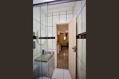 Casa de condomínio para alugar com 173m², 3 quartos e 2 vagasBanheiro Social