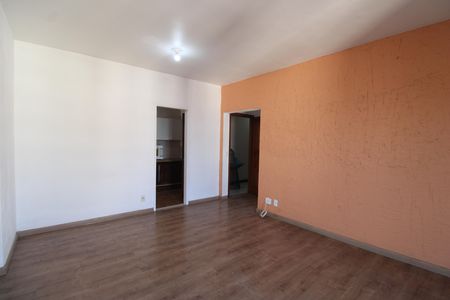 Apartamento para alugar com 77m², 2 quartos e 1 vagaSala
