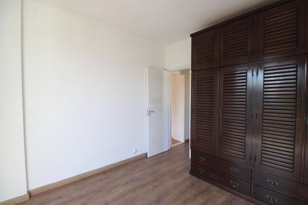 Apartamento para alugar com 77m², 2 quartos e 1 vagaQuarto 2