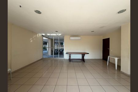 Apartamento para alugar com 77m², 2 quartos e 1 vaga Apartamento para alugar com 77m², 2 quartos e 1 vagaÁrea comum - Salão de festas