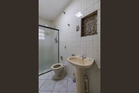 Banheiro de casa para alugar com 3 quartos, 70m² em Jardim Danfer, São Paulo